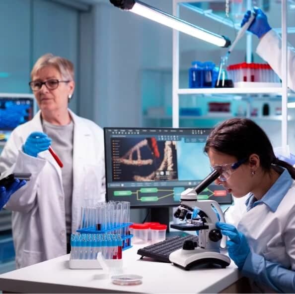 /biomedical-boxes/group-of-researcher-in-healthcare-laboratory-study.webp